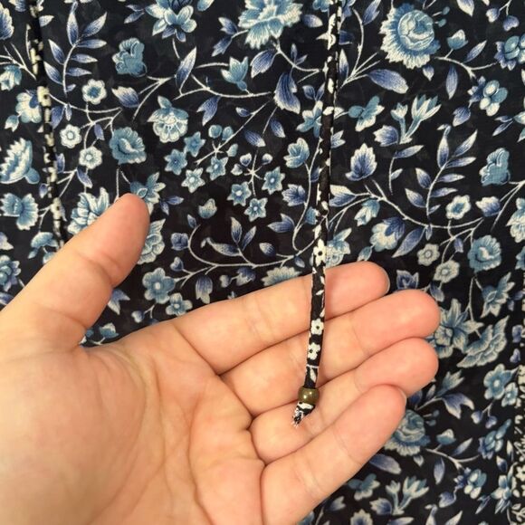 Chaps Navy and White Two Floral Blouse Size Small - Picture 3 of 4